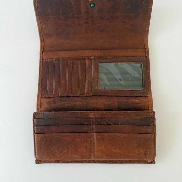 FRYE Melissa Brown Leather Trifold Wallet With Multiple Card Slots & Zipper Pock - Picture 6 of 6